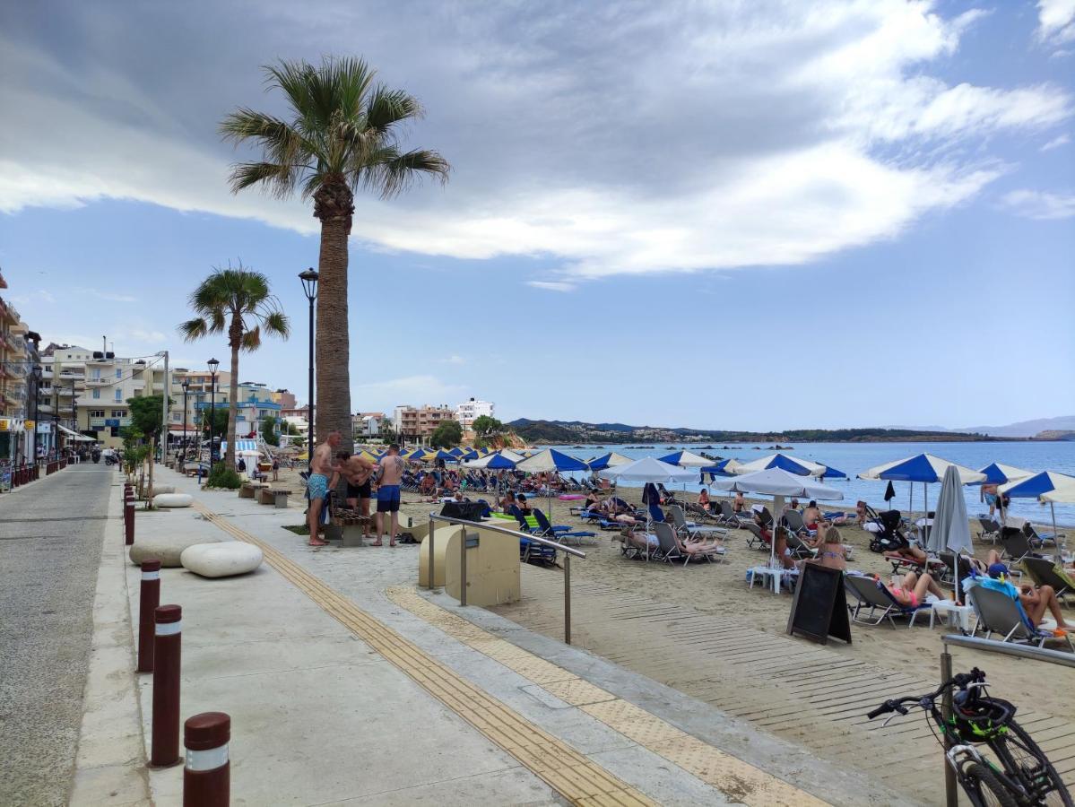 Steps From The Beach Aprt La Canea Esterno foto