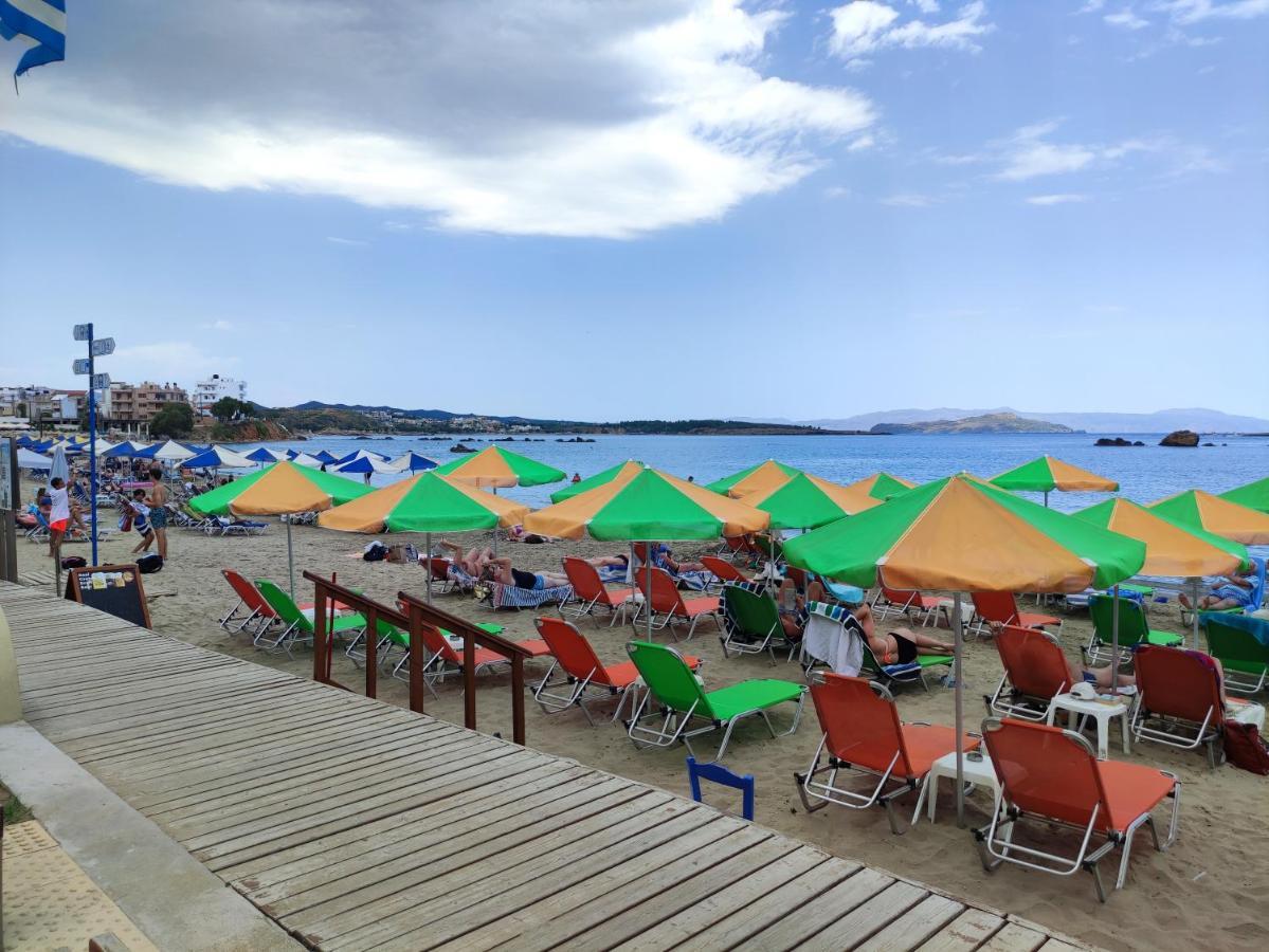Steps From The Beach Aprt La Canea Esterno foto