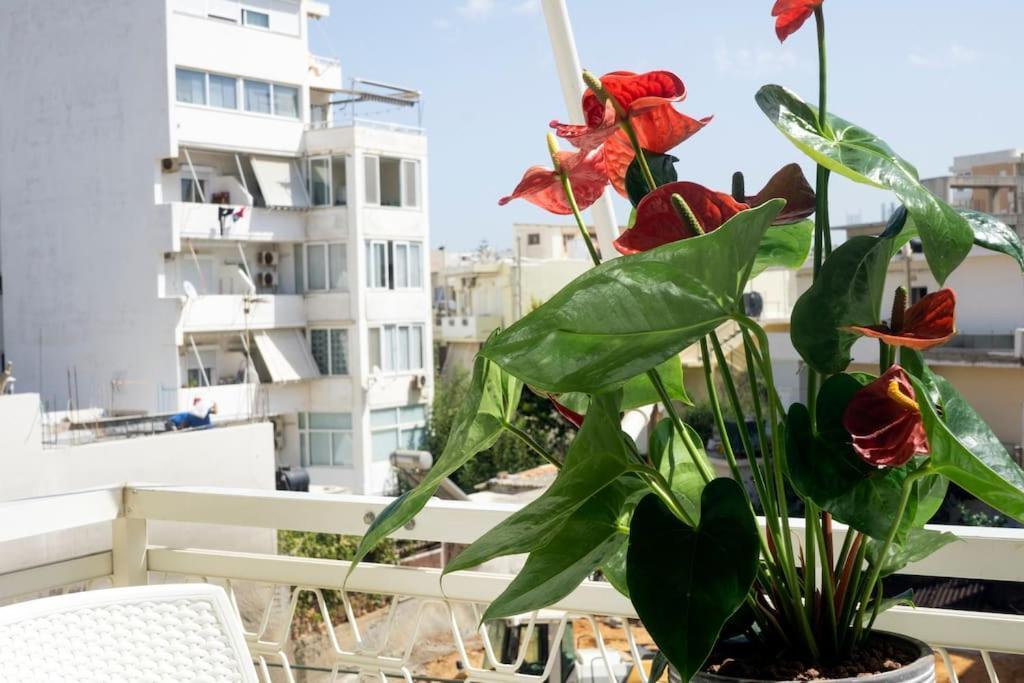Steps From The Beach Aprt La Canea Esterno foto