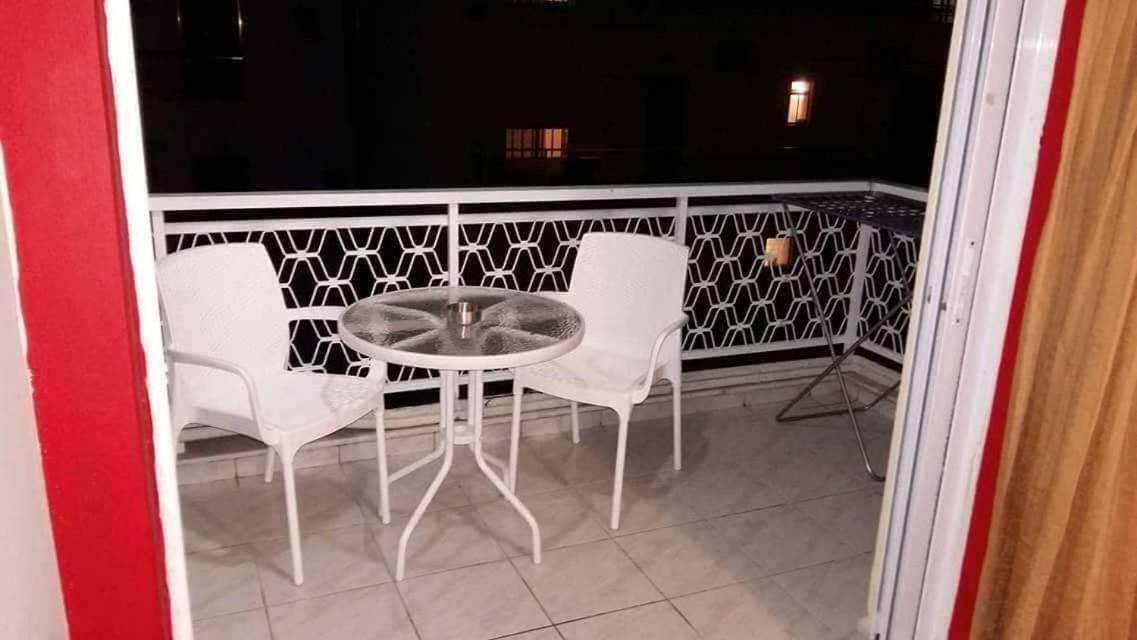 Steps From The Beach Aprt La Canea Esterno foto